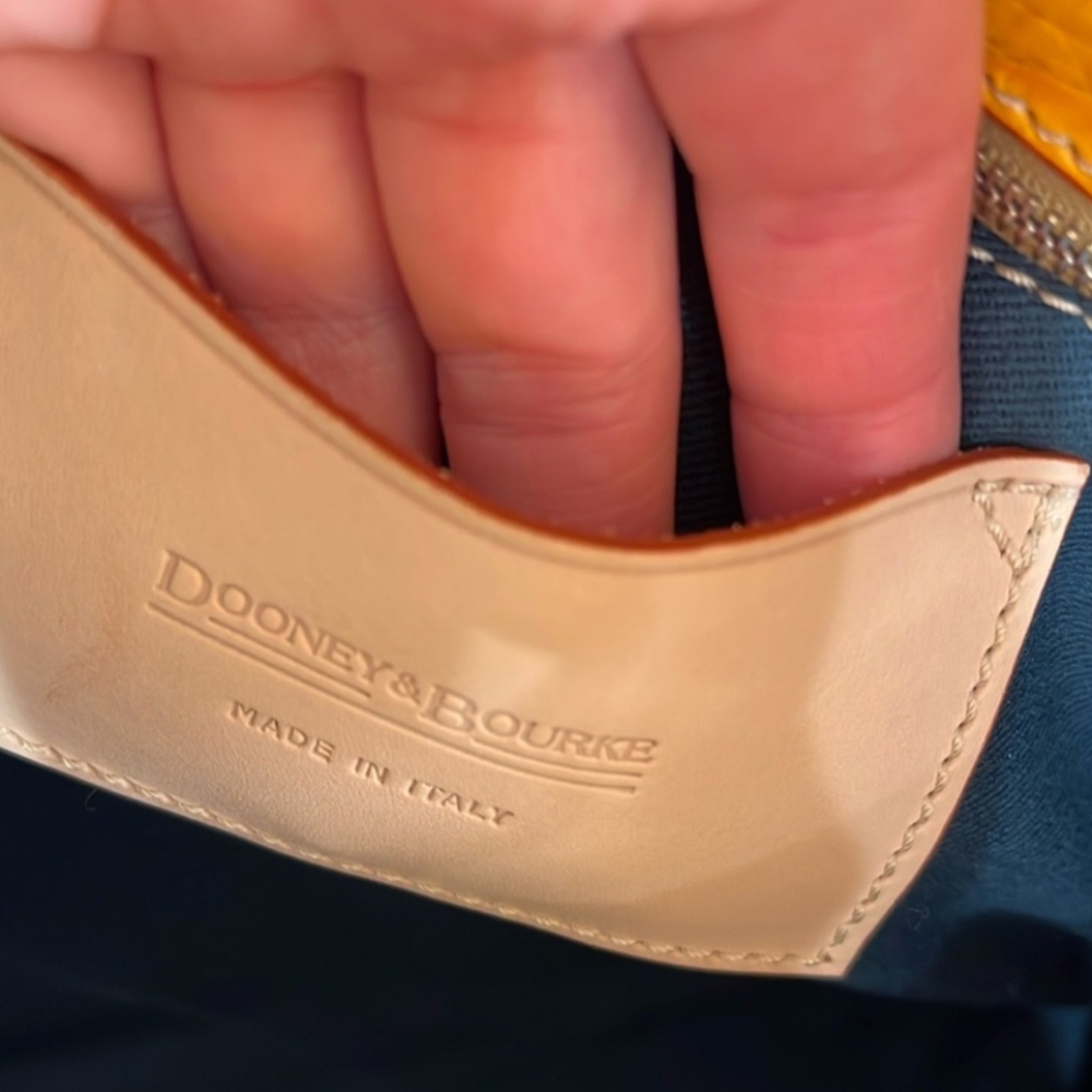 Dooney & Bourke Ring Flap Italian Made Croc Embossed Shoulder Bag Vintage EUC - Picture 16 of 17